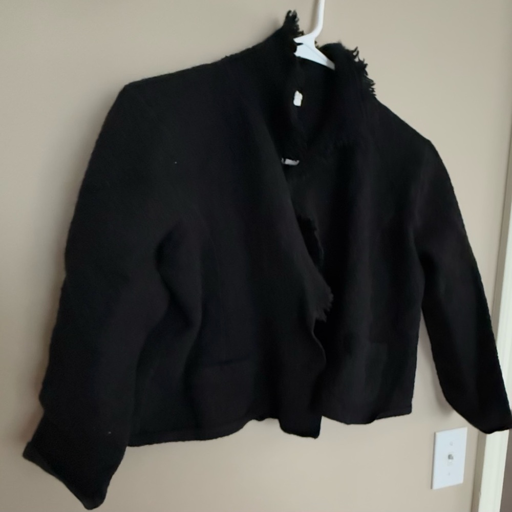 Austin Reed black wool cropped sweater size 38